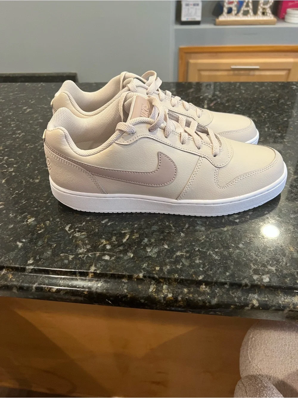 Nike classic low